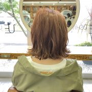 ロングヘアからバッサリ切りっぱなしボブ